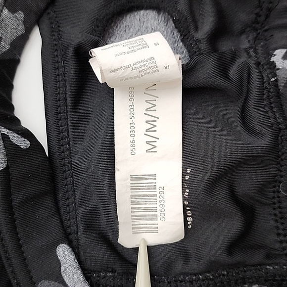 ⭐️3 / $30⭐️ Black Grey Camo High Neck Mesh Racerback Sports Bra  Size Medium - Picture 6 of 10